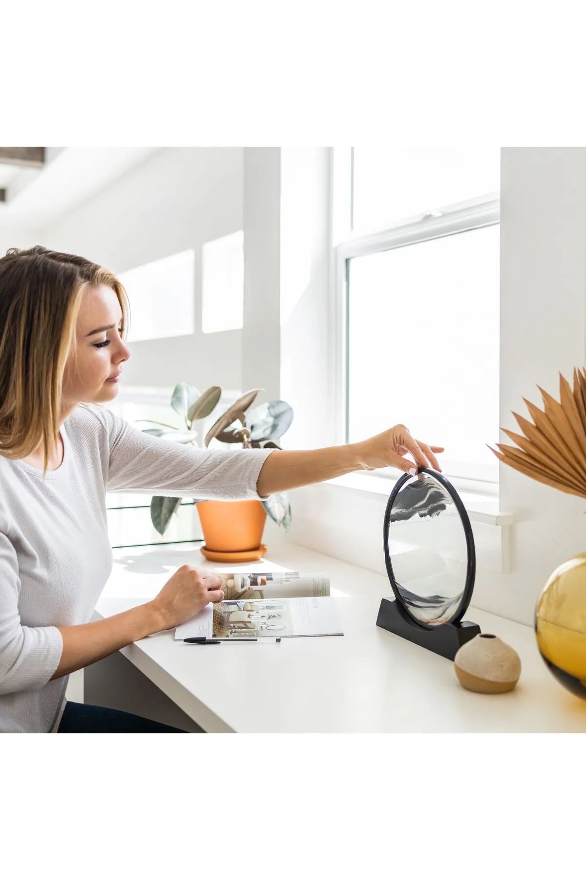 Sand Art Decor - Round Glass Frame 3D Hourglass Deep Sea Sandscape Quicksand Decor