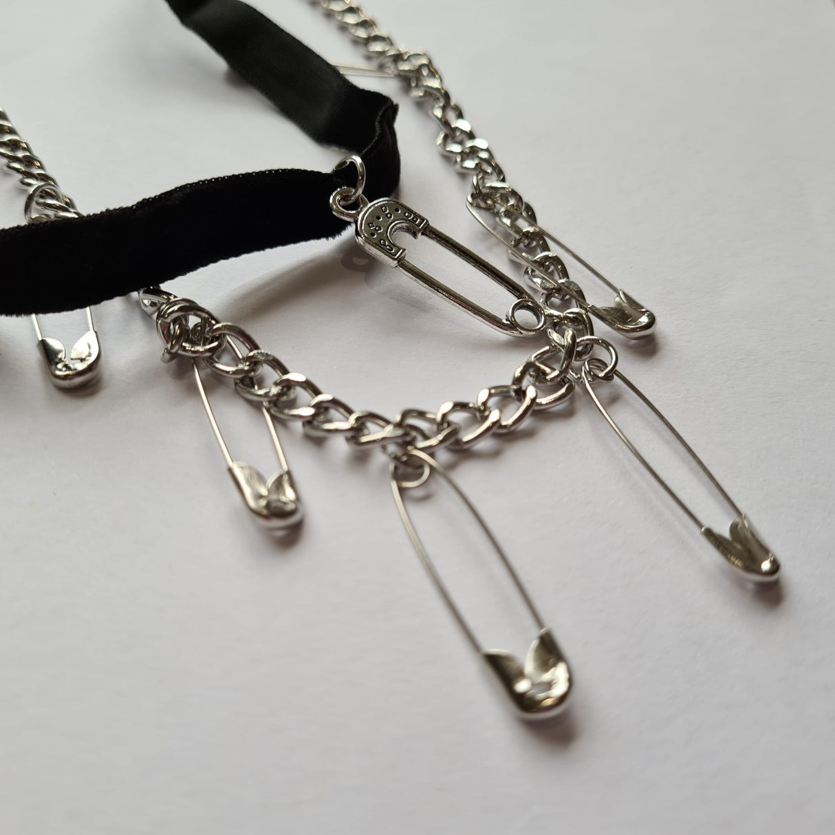 Stylish Pin Detail Choker: Trendy Layered Necklace - Shop N Save