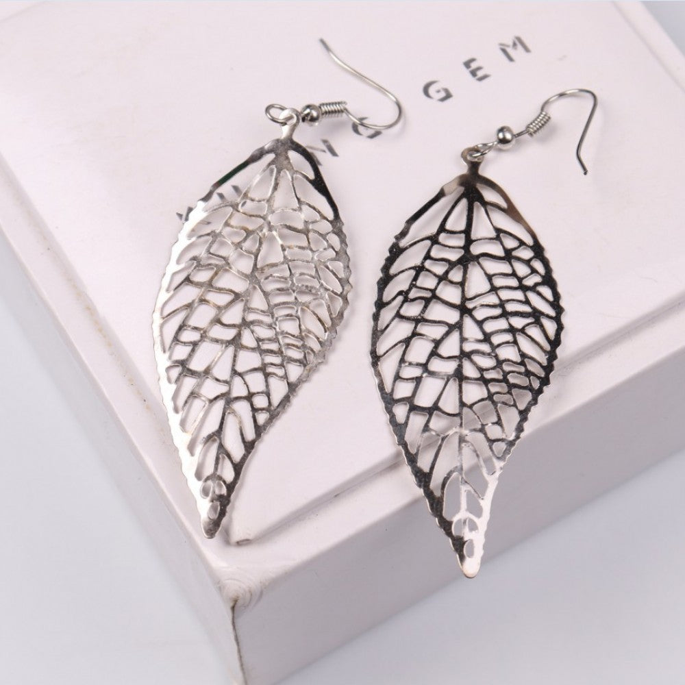 Fashion Simple Metal Leaf Earrings - Silver
