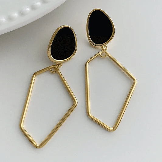 Women Geometric Shape Earrings - Black