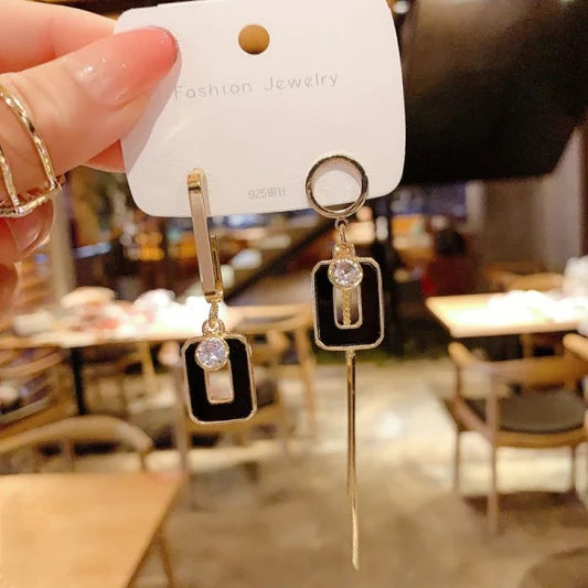 Fashion Square Imitation Shell Tassel Earrings - Black