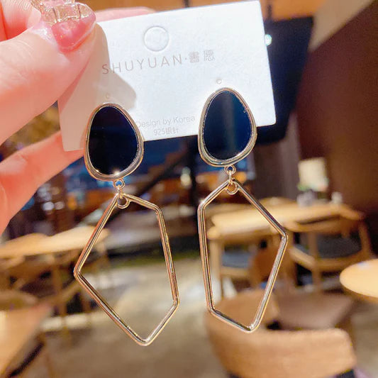 Women Geometric Shape Earrings - Black