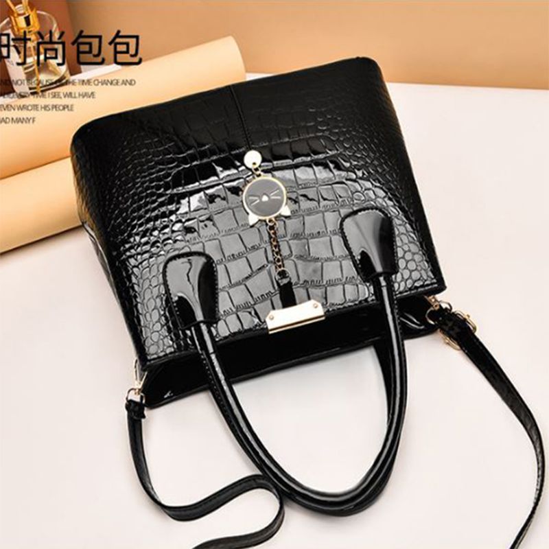 Black Crocodile Handbag: Stylish, Large Capacity, PU Leather, Chic - Shop N Save
