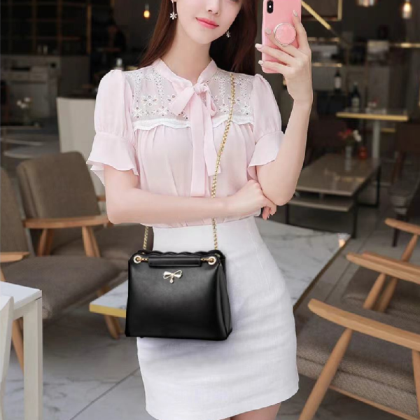 Black Chain Shoulder Bag Large Capacity and Casual Style for Girls - Shop N Save