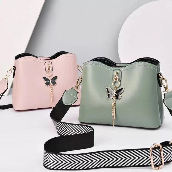 Fashionable Green Shoulder Bag with Wide Straps Perfect for Stylish Women! - Shop N Save
