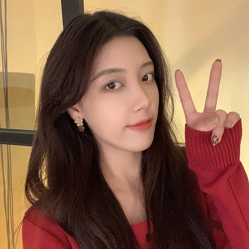 Aesthetic Floral Earrings: Elegant Coffee Contrast Studs - Shop N Save