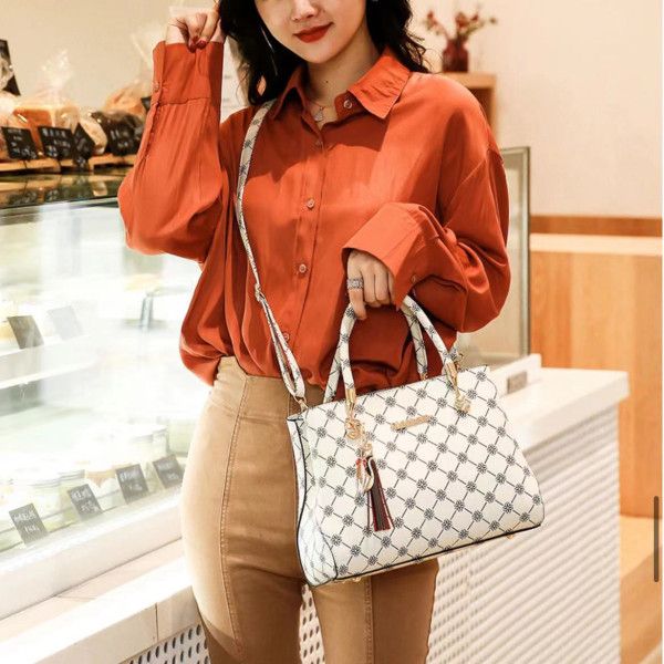 Elegant Floral Handbag: Geometric Design, Large Capacity, Synthetic Leather - Shop N Save