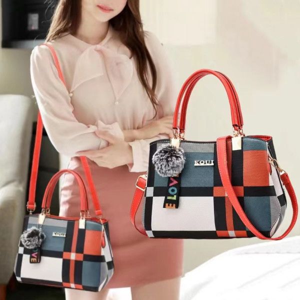 Trendy Plaid Handbag: PU Leather, Zip Closure, Large Capacity, Stylish