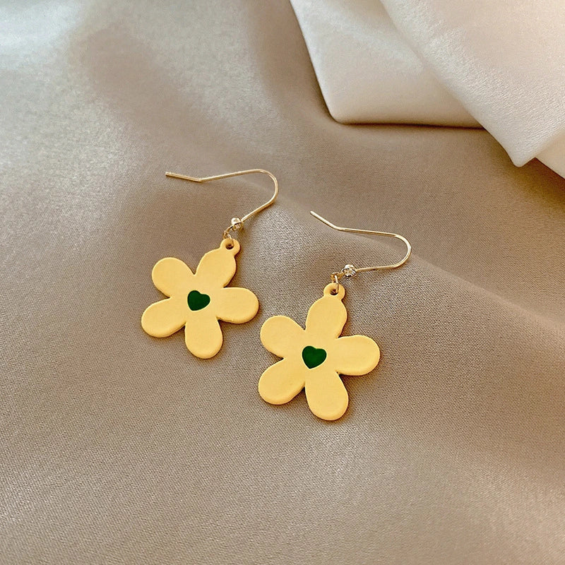 Lovely Vintage Yellow Flower Drop Earrings: Timeless Chic Design - Shop N Save