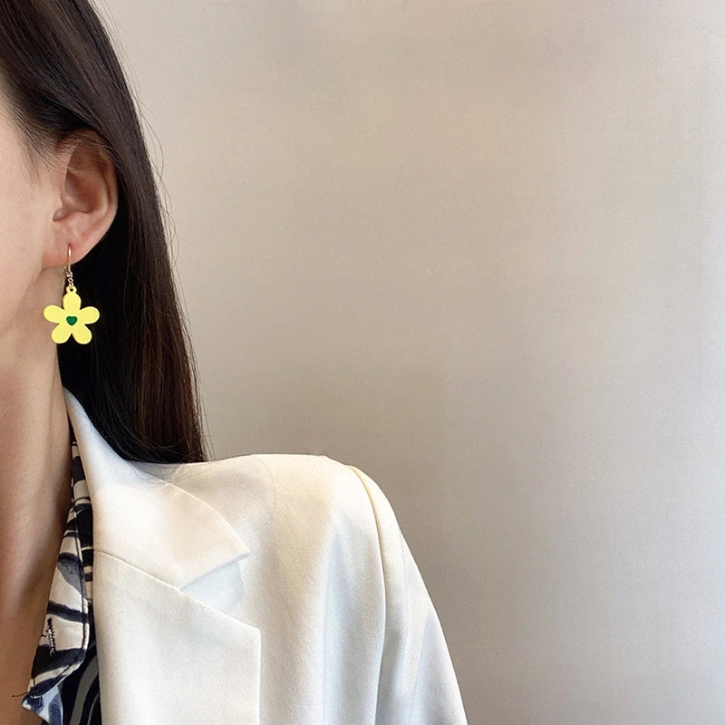 Lovely Vintage Yellow Flower Drop Earrings: Timeless Chic Design - Shop N Save