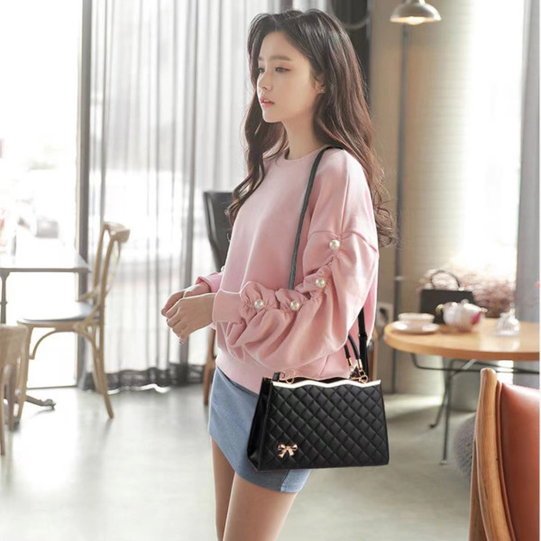 Elegant Black Geometric Handbag: Stylish, High Quality, Versatile Chic - Shop N Save