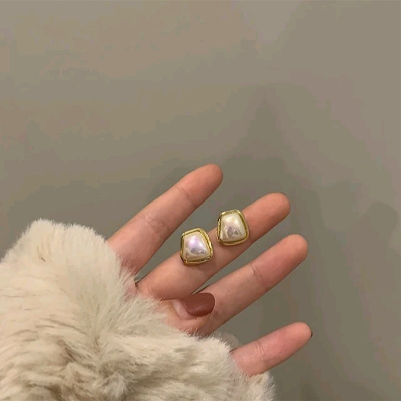 Baroque Pearl Earrings: Korean Design, Elegant Jewelry Wholesale - Shop N Save