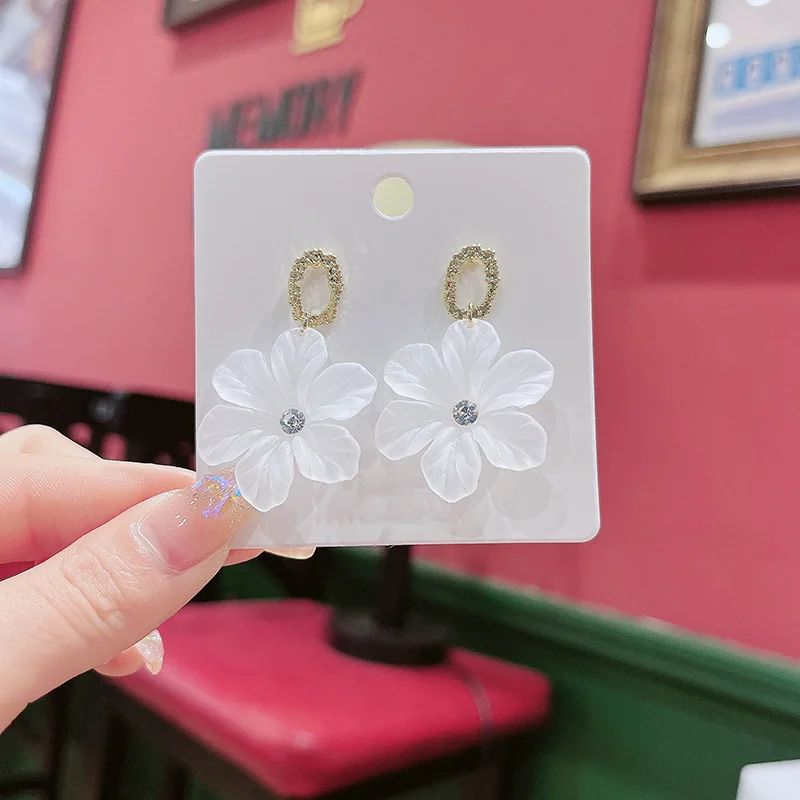 Acrylic Crystal Flower Earrings - Gold White Trendy Resin Jewelry - Shop N Save