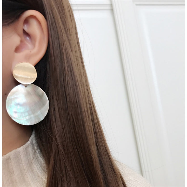 Natural Round Shell Clip-On Earrings - Timeless Nature-Inspired Chic - Shop N Save
