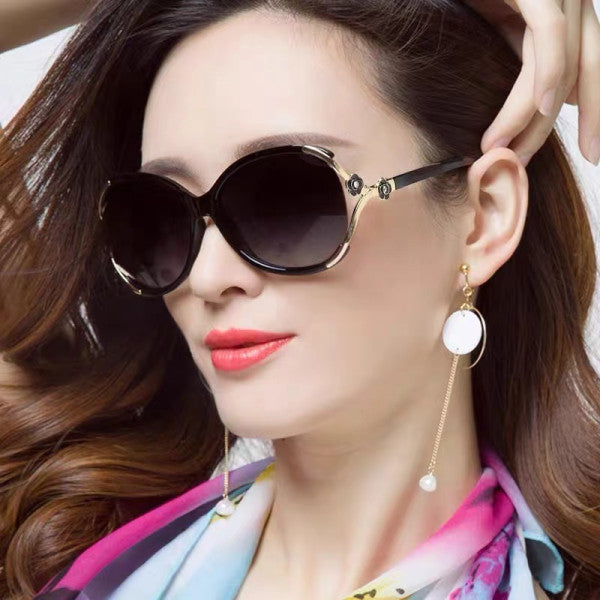Decorative Fashion Cutout Women Sunglasses - Black Gold - Shop N Save