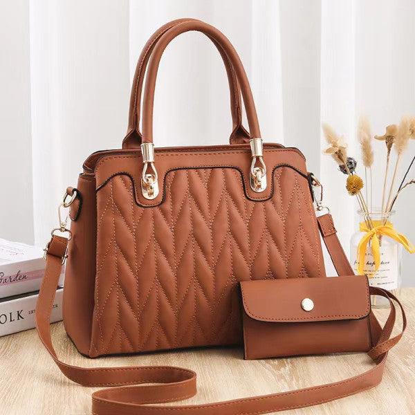 Ladies Rhombus Fashion Large Capacity Quality Handbag - Brown