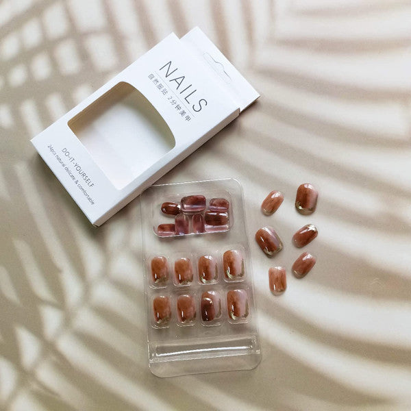 Checks Print Contrast 12 PCs Party Wear Fake Nails Set - BROWN WHITE