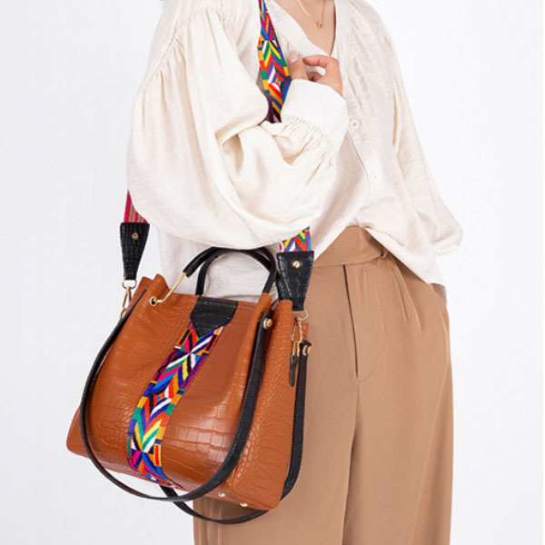 Stylish Crocodile Pattern Faux Leather Women's 4-Piece Handbag Set in Brown- Zippered Closure Double Handles High Quality