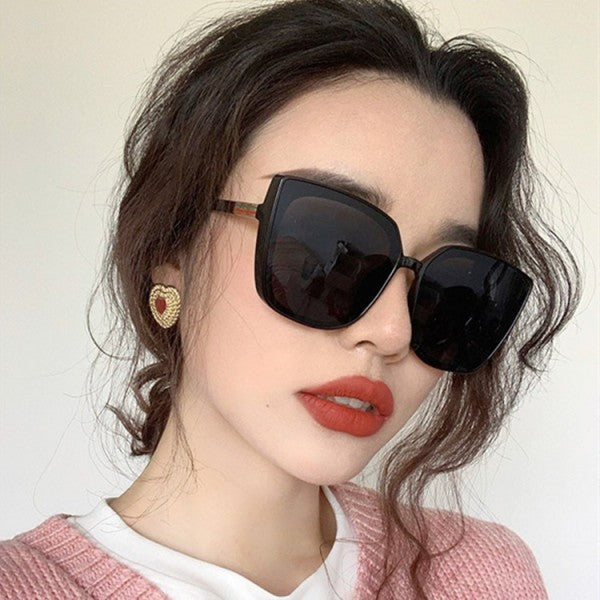 Woman Simple Wild Fashion Sunglasses - Black - Shop N Save