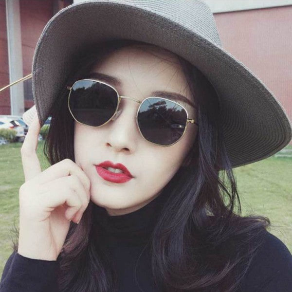 Fashion Personality Retro Gold Frame Sunglasses - Black - Shop N Save