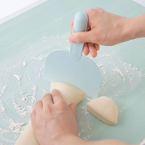 Multi Function Useful Cream Spatula Pastry Cutter (Blue) - Shop N Save