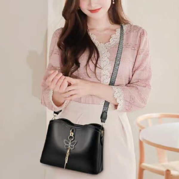 Fashionable Green Shoulder Bag with Wide Straps Perfect for Stylish Women! - Shop N Save