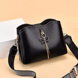 Fashionable Green Shoulder Bag with Wide Straps Perfect for Stylish Women! - Shop N Save