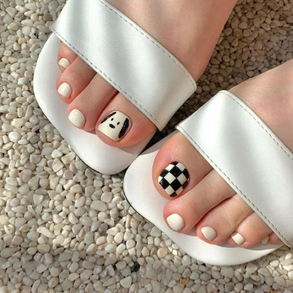24 Pieces Girls Removable Cute Feet Nails Set With Glue - Black &amp; White - Shop N Save