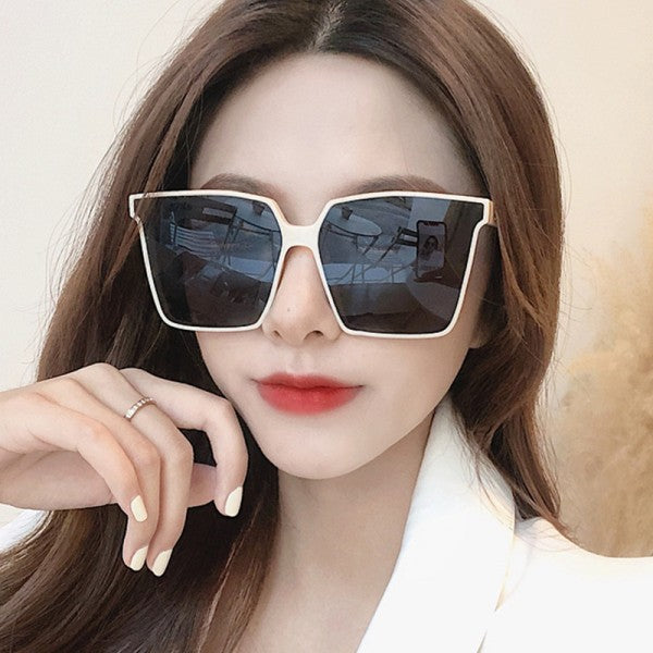 Retro Square Flat Sunshade Sunglasses - Black And White